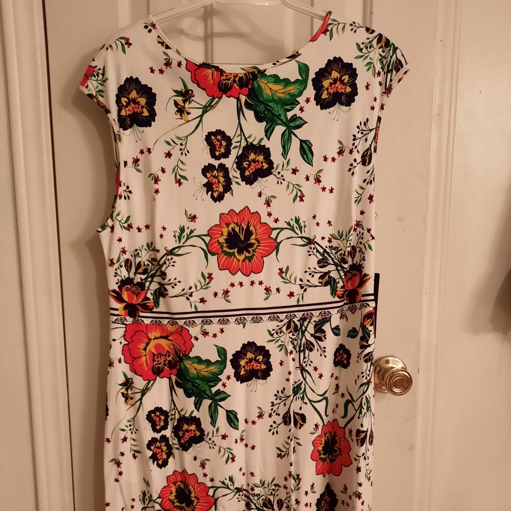 White Flower Print Dress from New York & Company size XL